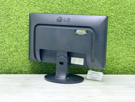 LG Flatron W2246 4